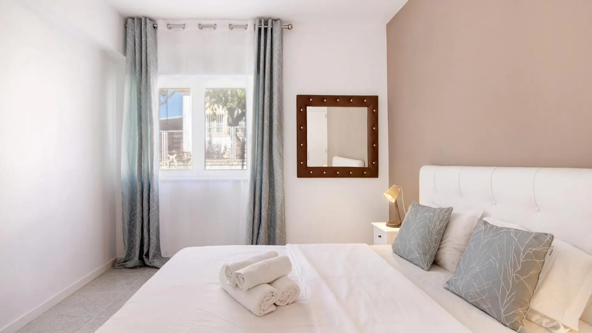 Apartamento Brisas Do Mar Porches Apartman